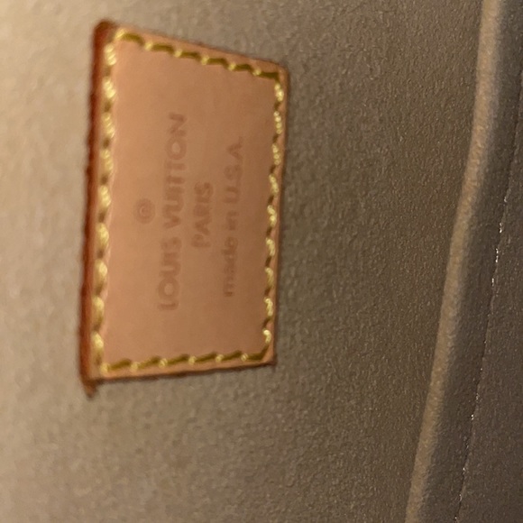 💎Authentic 💎 Louis Vuitton Manhattan GM Tote💎 - Picture 10 of 15